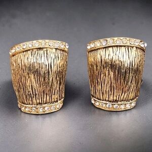 Vintage Gold Tone Textured Ribbed Clip On Earrings Clear Rhinestone Bold 80s